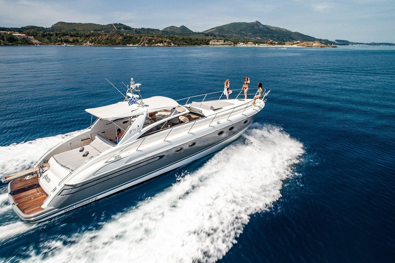 boat rentals greece