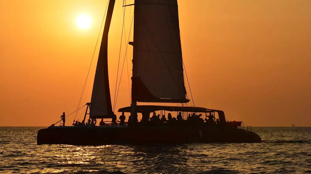 SOLID | Catamaran